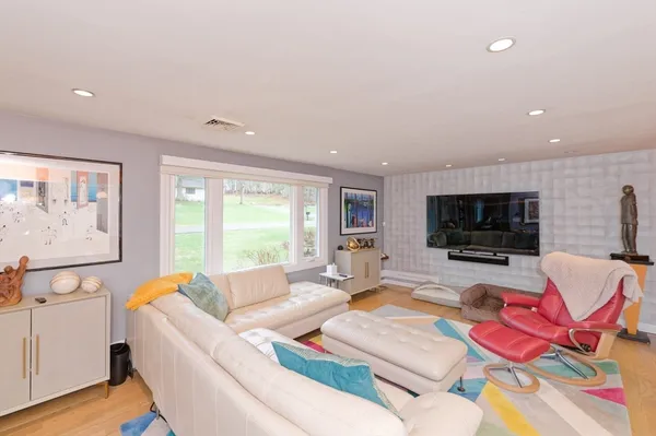 $999,900 | 62 Ledgewood Road, Framingham, MA 01701