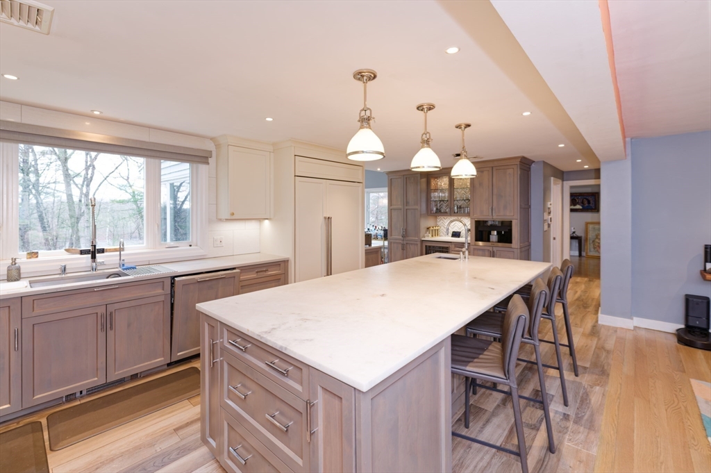 62 Ledgewood Road Framingham, MA 01701 - Photo 9 of 42