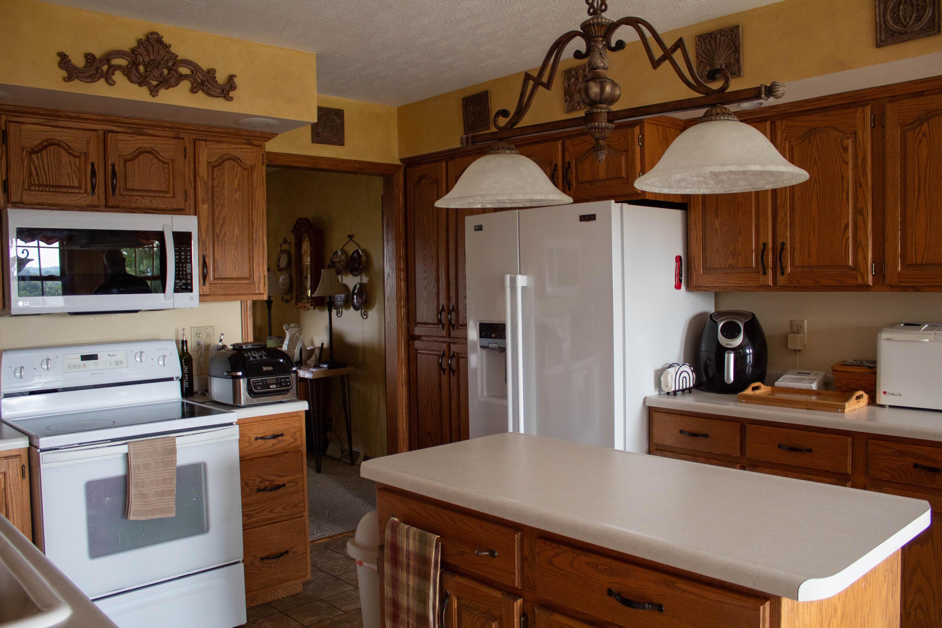 2691 East Hooppole Ridge Road Northeast McConnelsville, OH 43756 - Photo 7 of 51 17