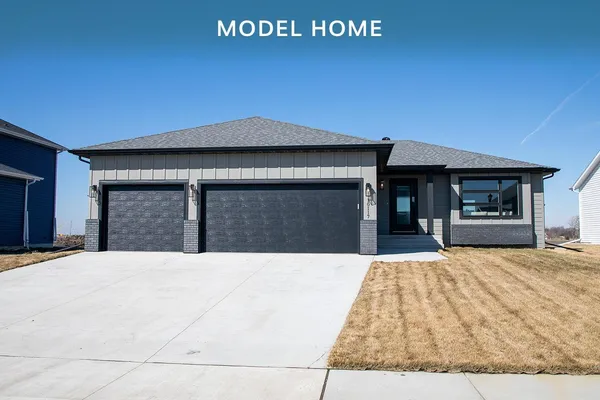 $559,223 | 10117 Concord Drive, Horace, ND 58047