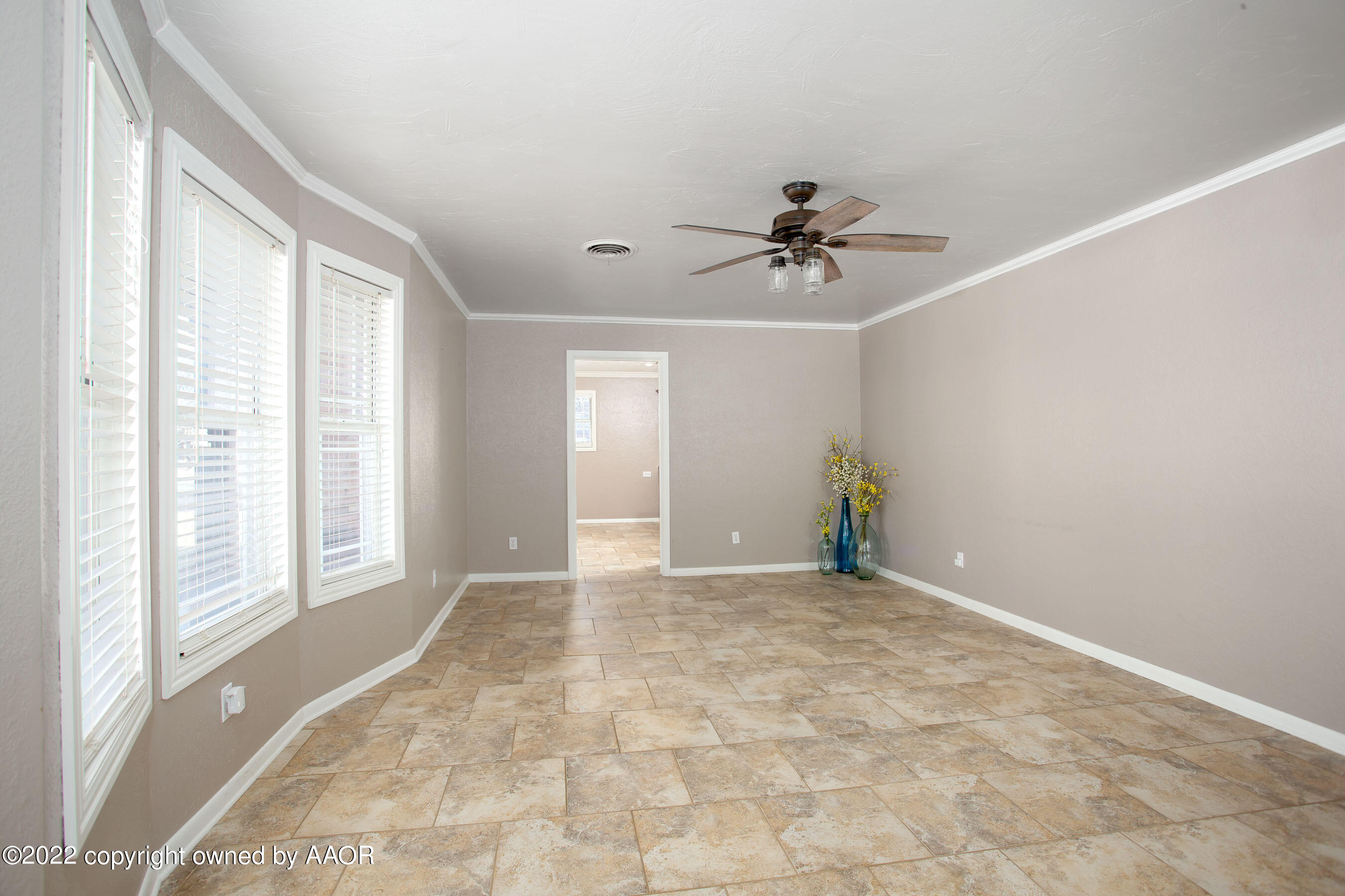 6301 Dreyfuss Road Amarillo, TX 79106 - Photo 24 of 34 a view of an empty room with a window