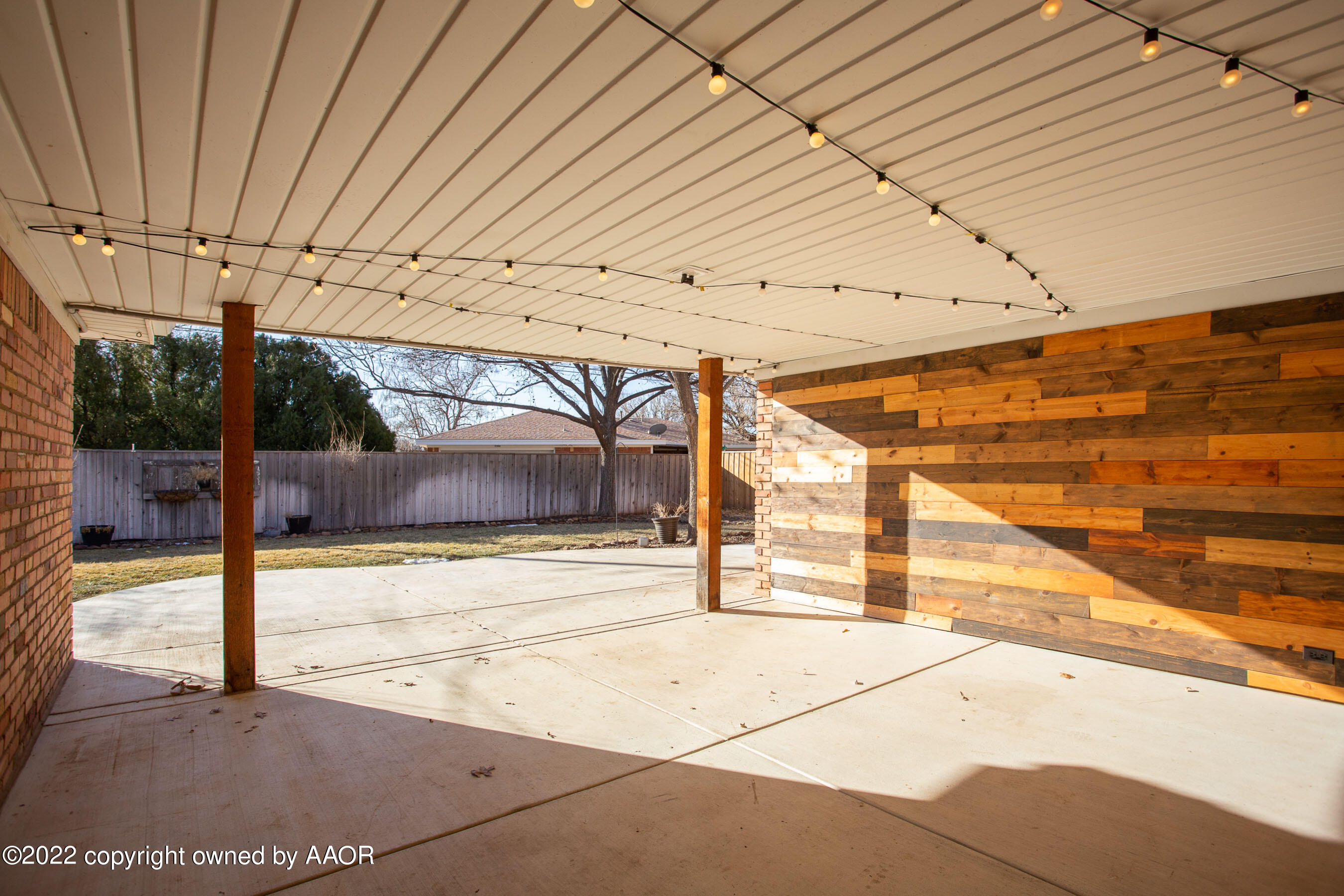 6301 Dreyfuss Road Amarillo, TX 79106 - Photo 5 of 34 a view of a indoor basketball court