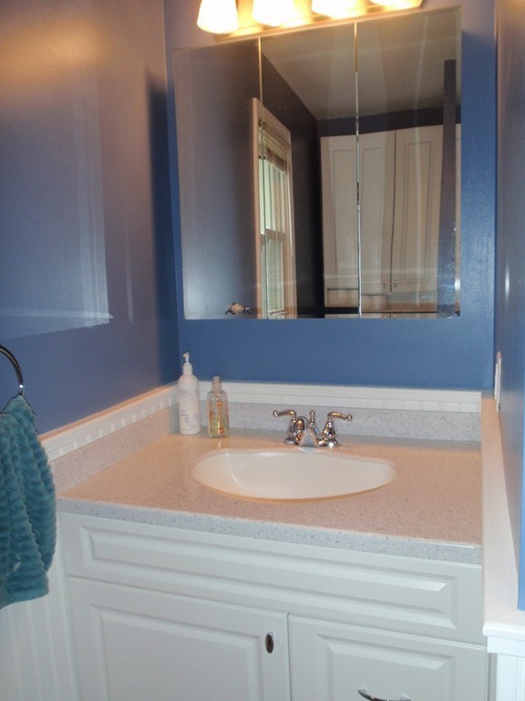 28 Apache Road Hubbardston, MA 01452 - Photo 18 of 29 Gallery Image 18