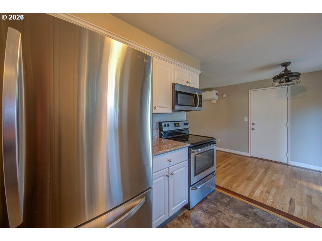 3326 Northeast View Avenue Gresham, OR 97030 - Photo 13 of 36