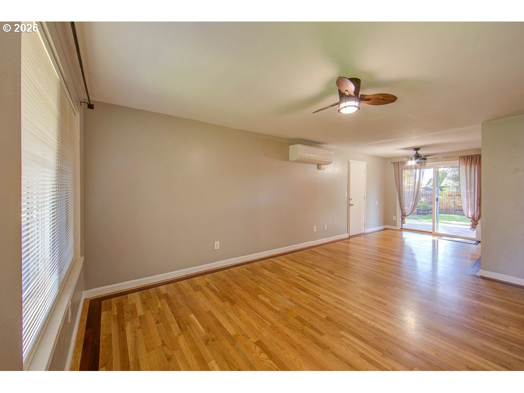 3326 Northeast View Avenue Gresham, OR 97030 - Photo 7 of 36