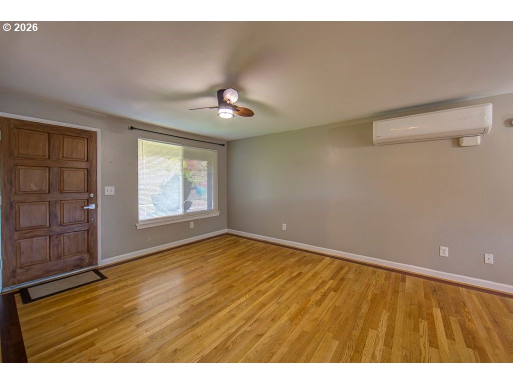 3326 Northeast View Avenue Gresham, OR 97030 - Photo 8 of 36