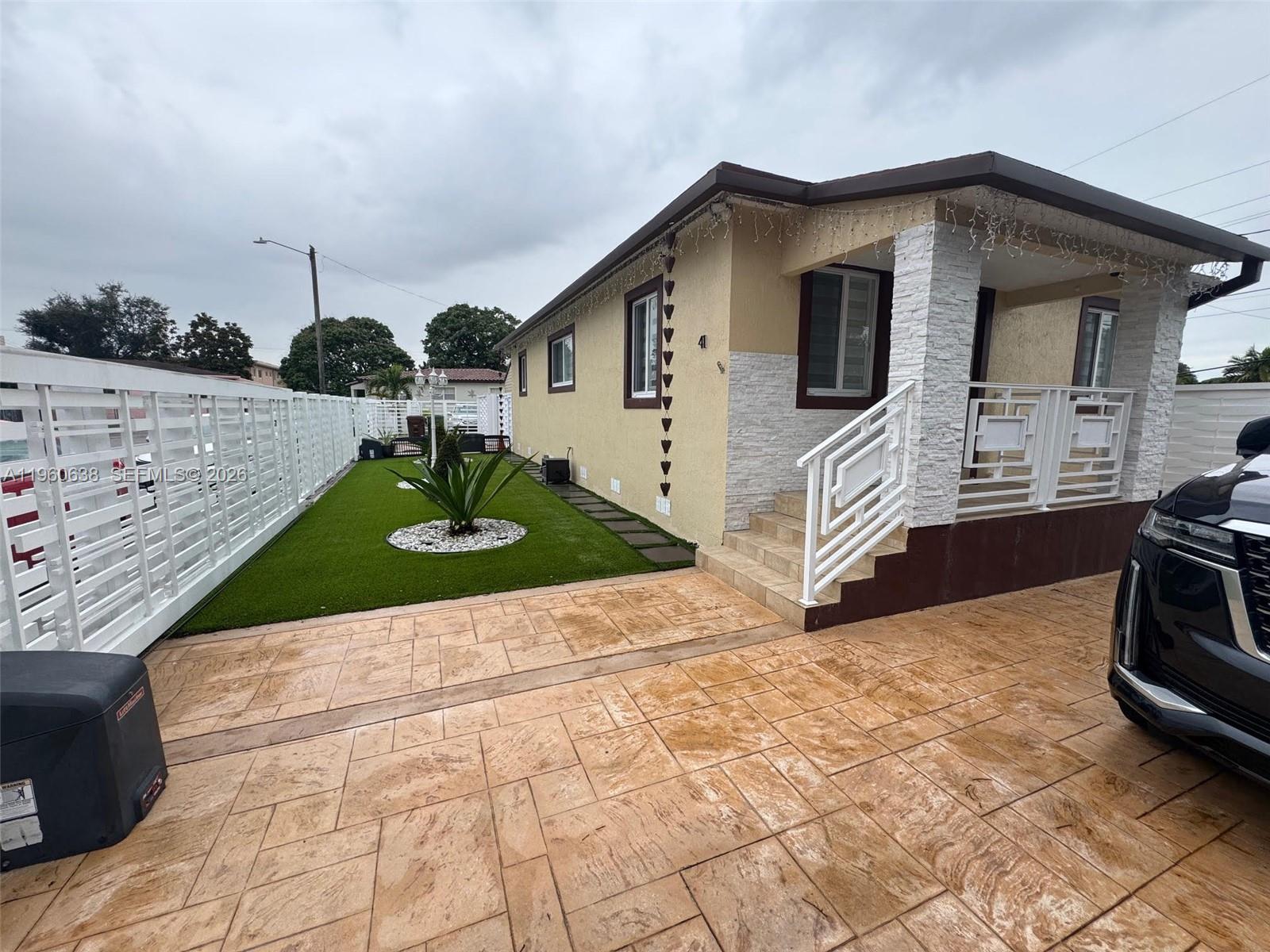 41 East 54th Street, Unit 41 Hialeah, FL 33013 - Photo 2 of 13