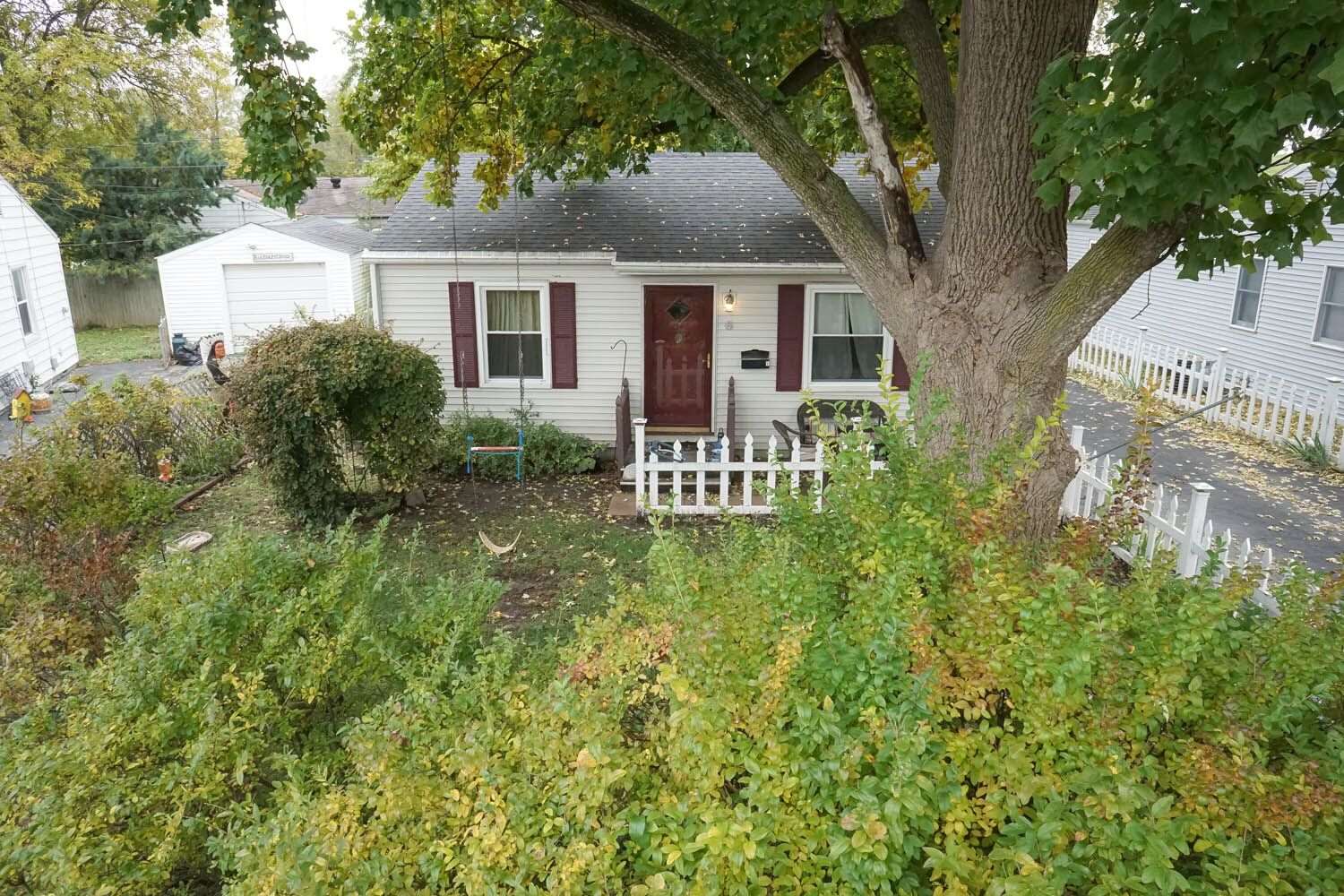 6 St James Court Springfield, IL 62703 - Photo 2 of 19