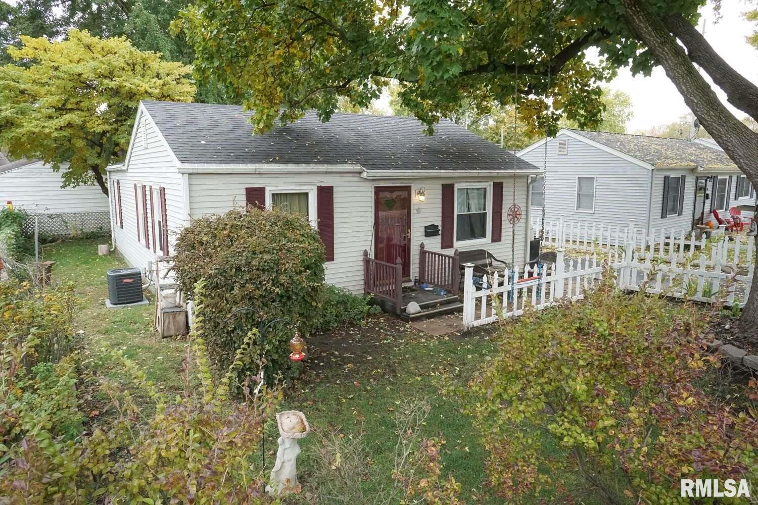 6 St James Court Springfield, IL 62703 - Photo 3 of 19