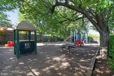 $435,000 | 3043 South Columbus Street, Unit B1, Arlington, VA 22206