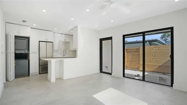 $2,300 | 1119 West Las Olas Boulevard, Unit 3, Fort Lauderdale, FL 33312