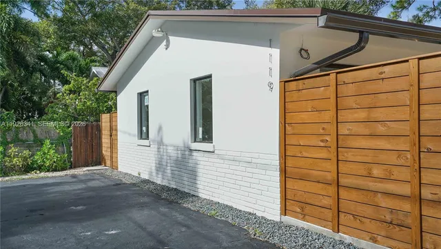 $2,300 | 1119 West Las Olas Boulevard, Unit 3, Fort Lauderdale, FL 33312