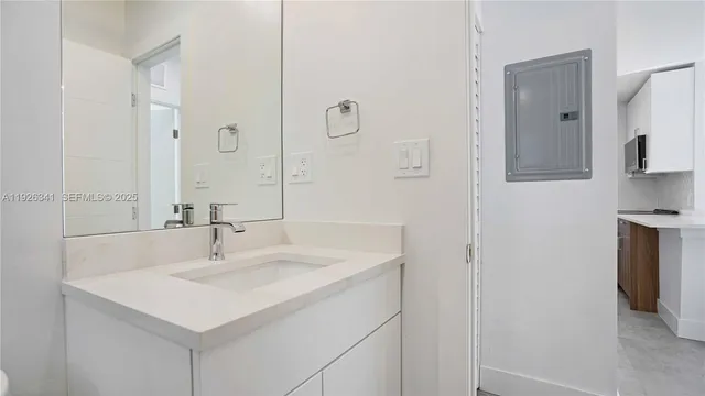 $2,300 | 1119 West Las Olas Boulevard, Unit 1, Fort Lauderdale, FL 33312