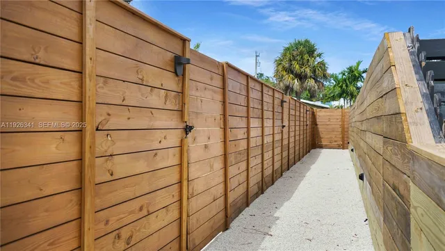 $2,300 | 1119 West Las Olas Boulevard, Unit 1, Fort Lauderdale, FL 33312