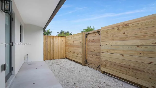 $2,300 | 1119 West Las Olas Boulevard, Unit 1, Fort Lauderdale, FL 33312