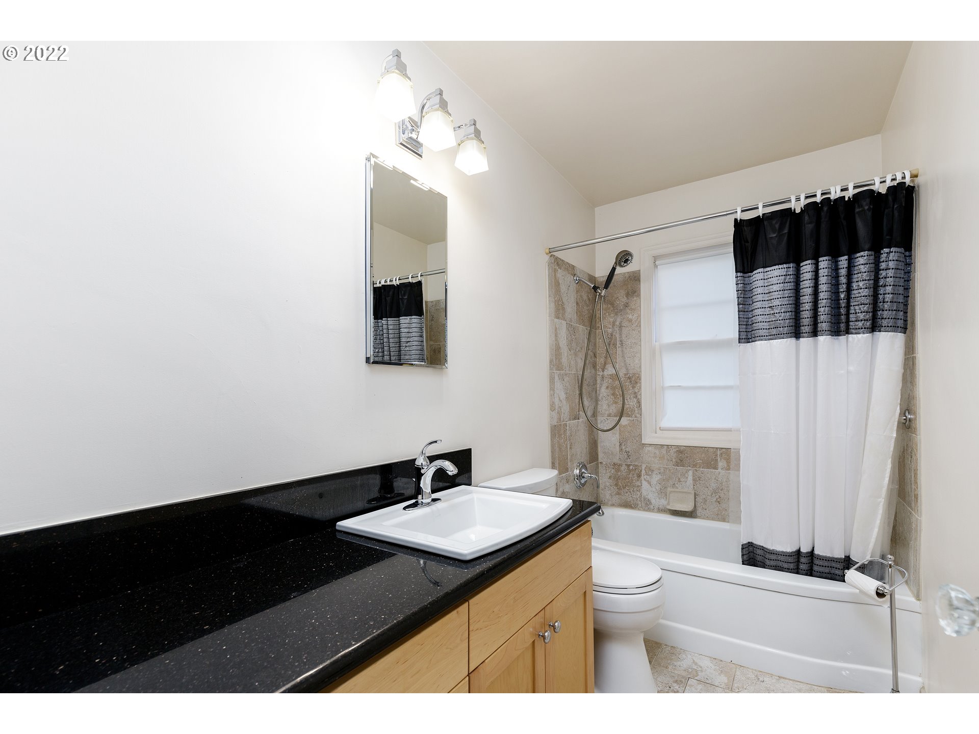 3725 Southwest Marquam Hill Road Portland, OR 97239 - Photo 11 of 19 Gallery Image 11