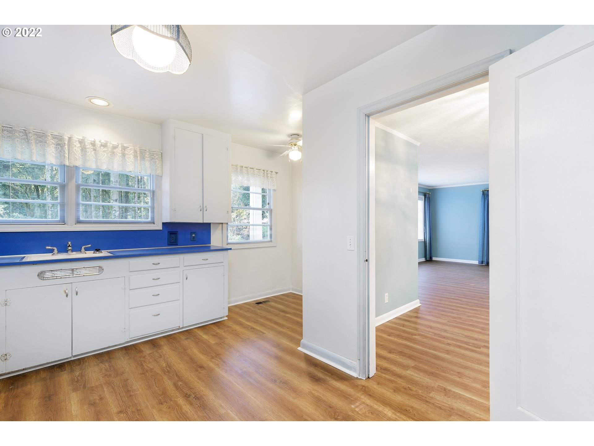 3725 Southwest Marquam Hill Road Portland, OR 97239 - Photo 6 of 19 Gallery Image 6