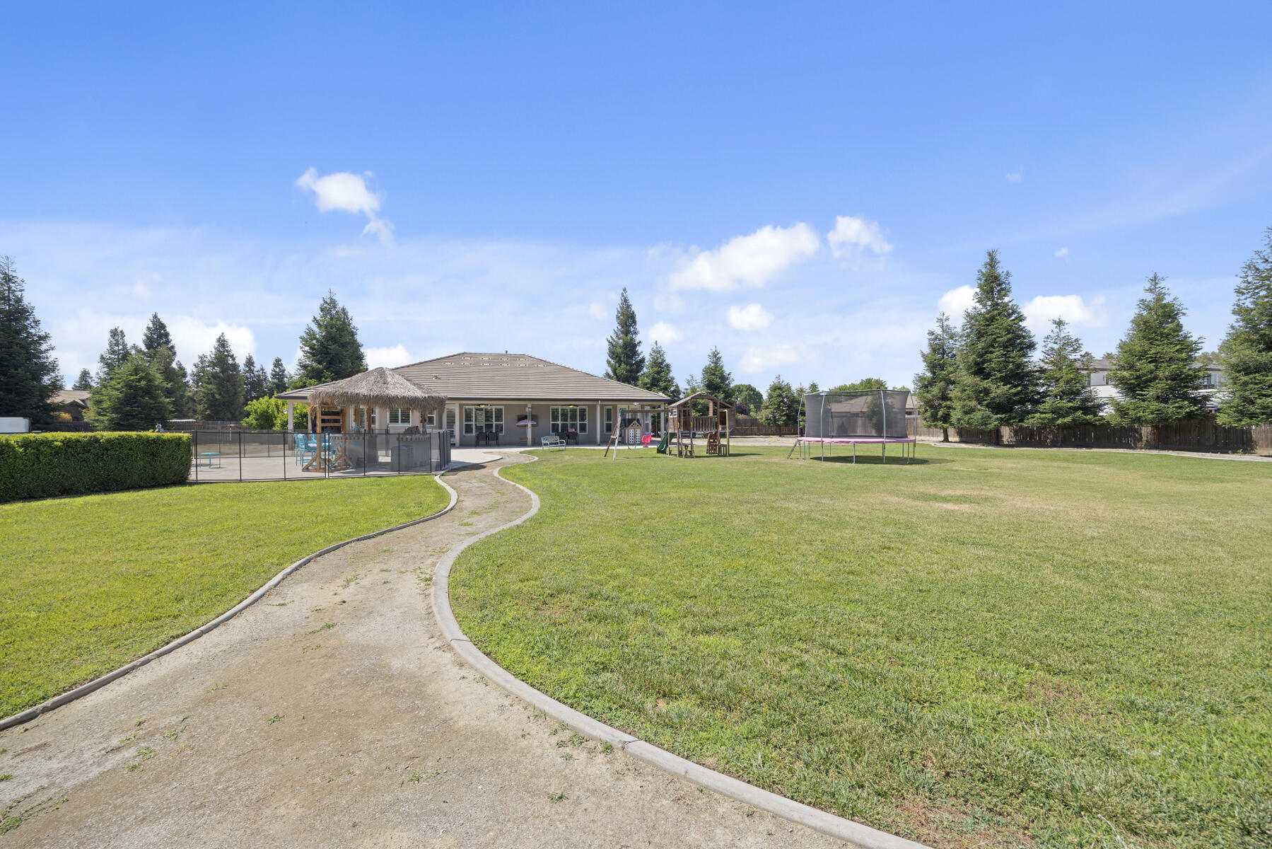 2208 West Benton Court Exeter, CA 93221 - Photo 68 of 84 68 - Back yard (5)