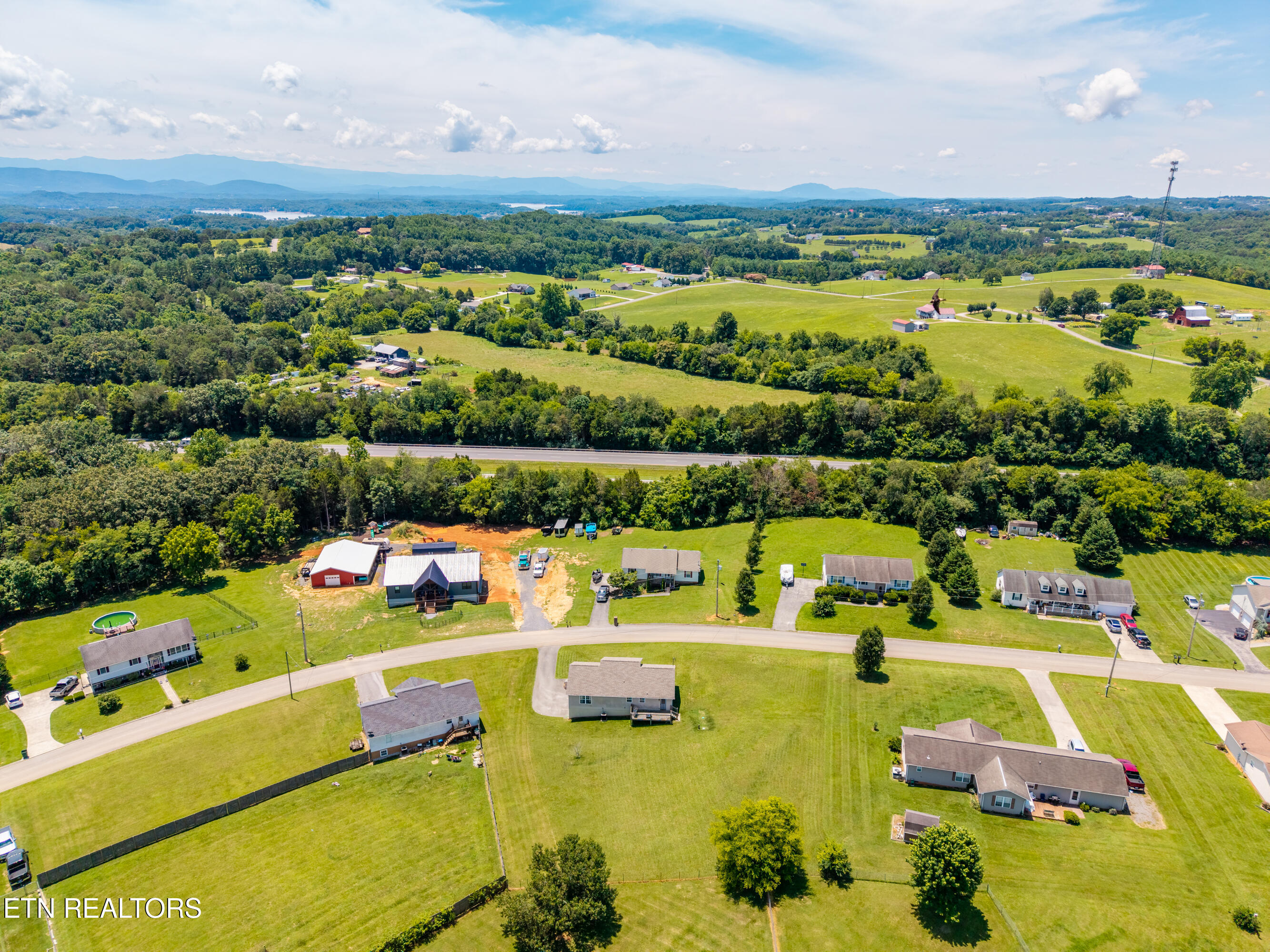157 Ridgefield Drive Dandridge, TN 37725 - Photo 53 of 54 157RidgefieldDr-28