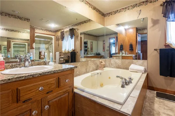 $899,950 | 254 State Highway 39, Greenfield, MO 65661