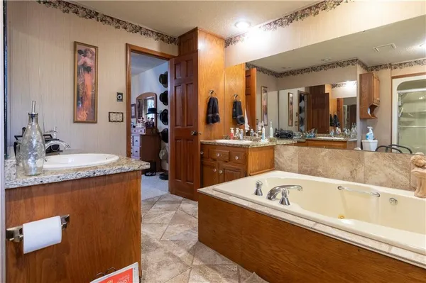 $899,950 | 254 State Highway 39, Greenfield, MO 65661