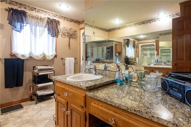 $899,950 | 254 State Highway 39, Greenfield, MO 65661