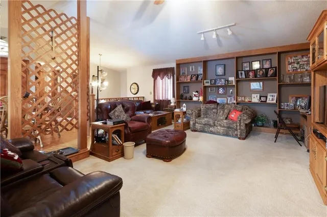 $899,950 | 254 State Highway 39, Greenfield, MO 65661