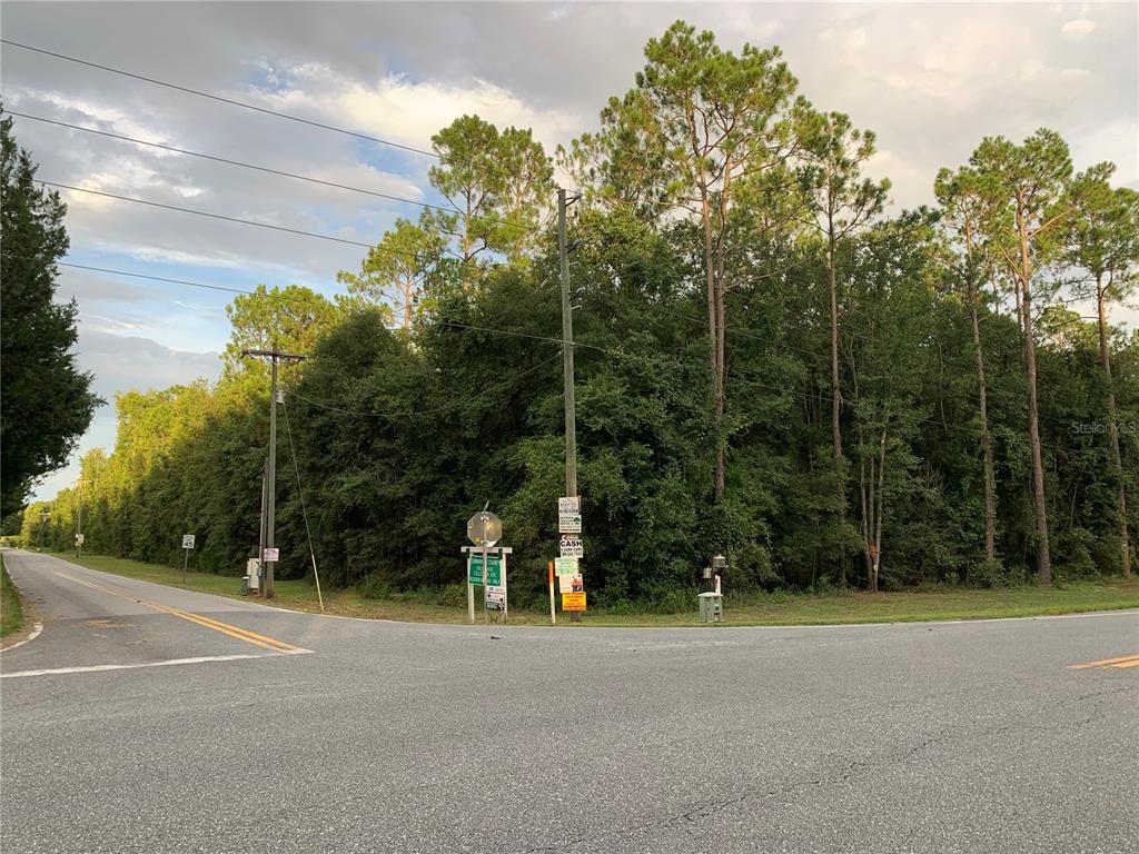 129 Us Highway O'Brien, FL 32071 - Photo 1 of 1 a view of a basketball court