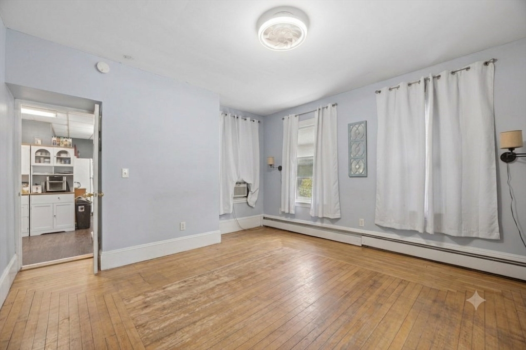 49 Felton Street Hudson, MA 01749 - Photo 7 of 41