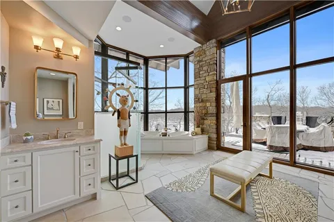 $4,500,000 | 16900 South Highland Ridge Drive, Loch Lloyd, MO 64012