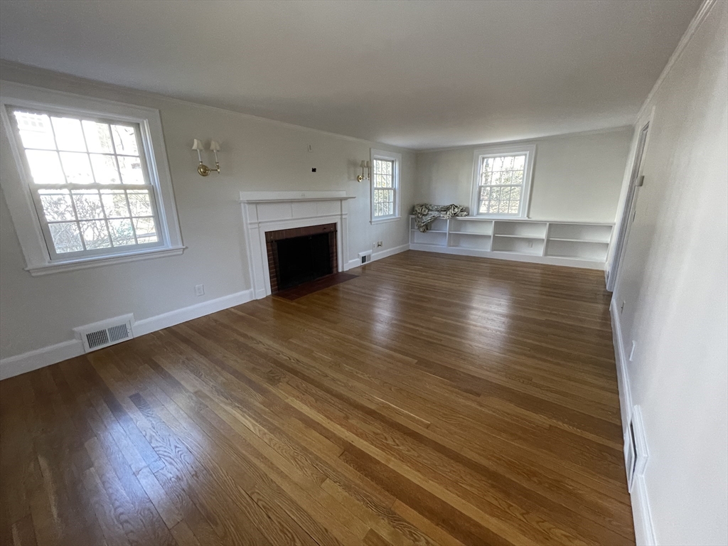 7 Berkeley Road, Unit 7 Wellesley, MA 02482 - Photo 3 of 14