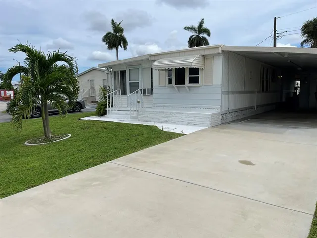 a front view of house with yard