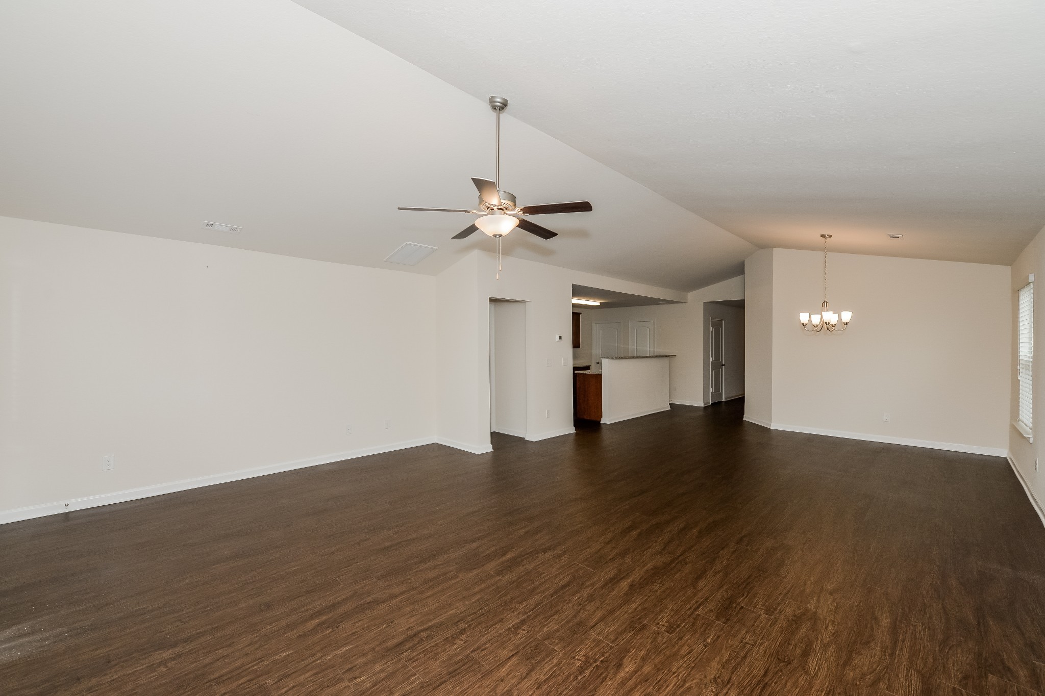 2702 Swarm Court Columbia, TN 38401 - Photo 2 of 16