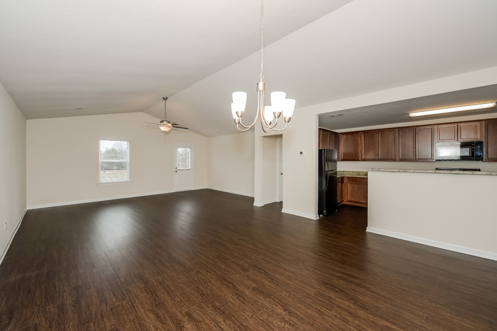 2702 Swarm Court Columbia, TN 38401 - Photo 3 of 16