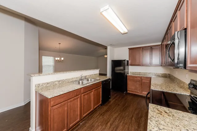 $1,895 | 2702 Swarm Court, Columbia, TN 38401