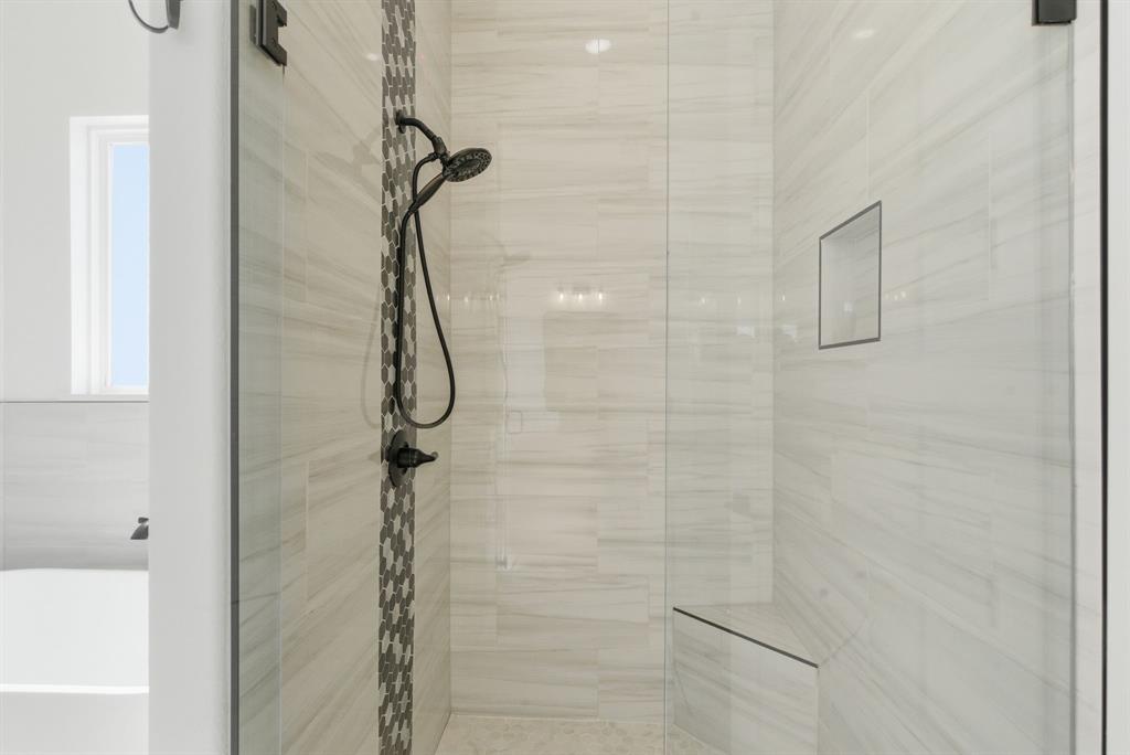 1024 Agnes North Springtown, TX 76082 - Photo 23 of 36 a bathroom with a shower