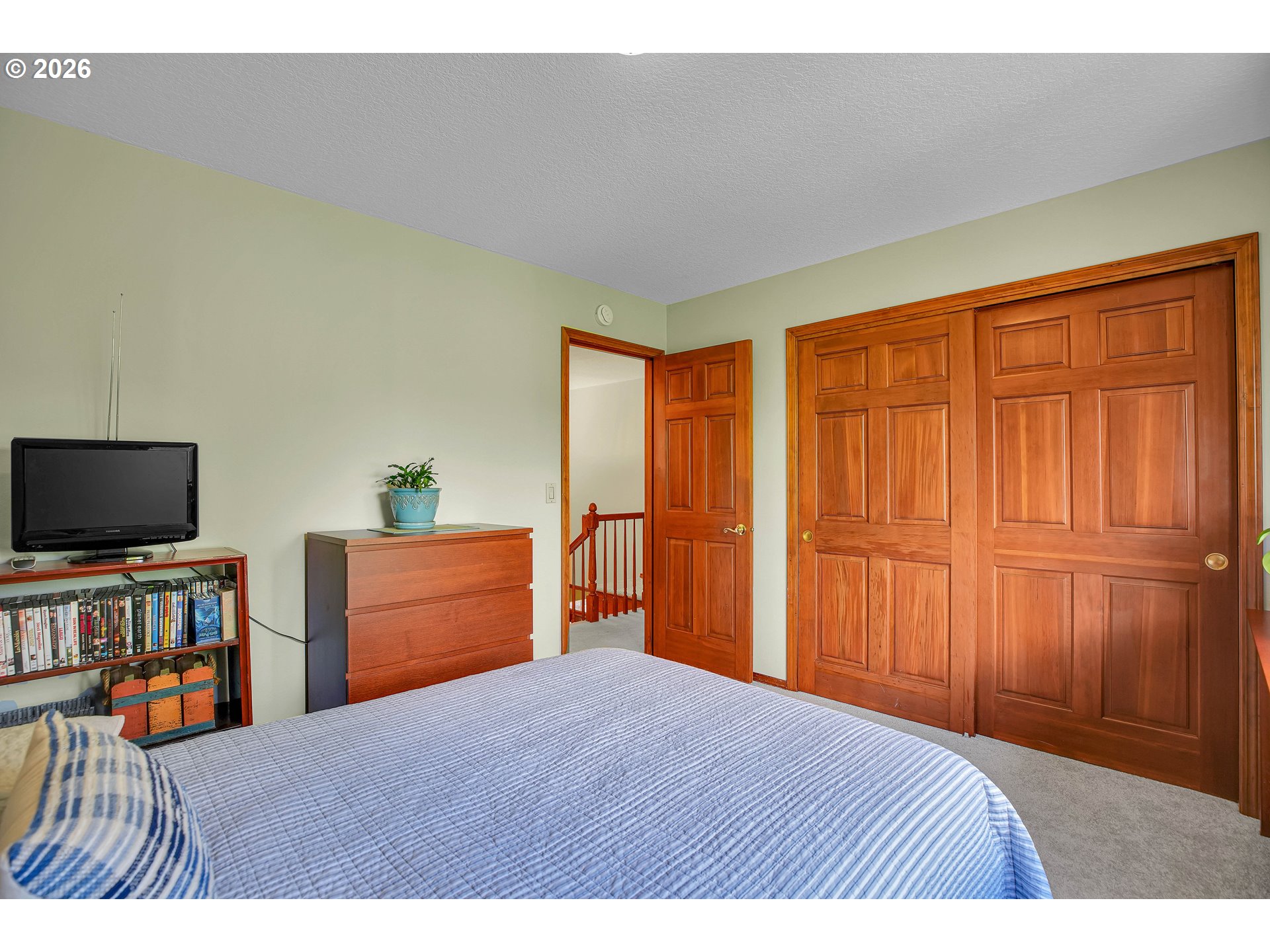 6401 Southwest Dolph Drive Portland, OR 97219 - Photo 39 of 48 Bedroom