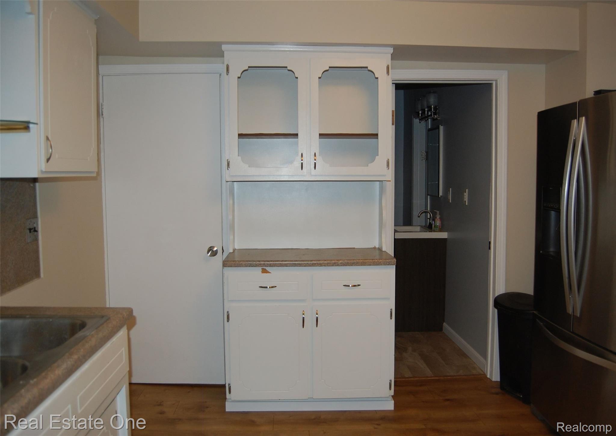 12975 15 Mile Road Sterling Heights, MI 48312 - Photo 14 of 26 Kitchen 4.jpg