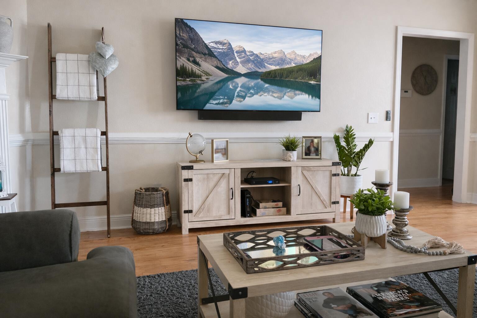 3505 Shirey Court Crestview, FL 32539 - Photo 7 of 37 Living Room