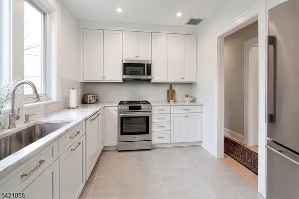 $3,250 | 10 Lincoln Street, Glen Ridge, NJ 07028