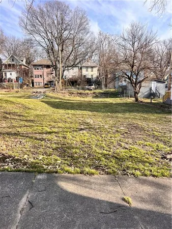 $7,500 | 3240 Roberts Street, Kansas City, MO 64124