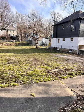 $7,500 | 3240 Roberts Street, Kansas City, MO 64124