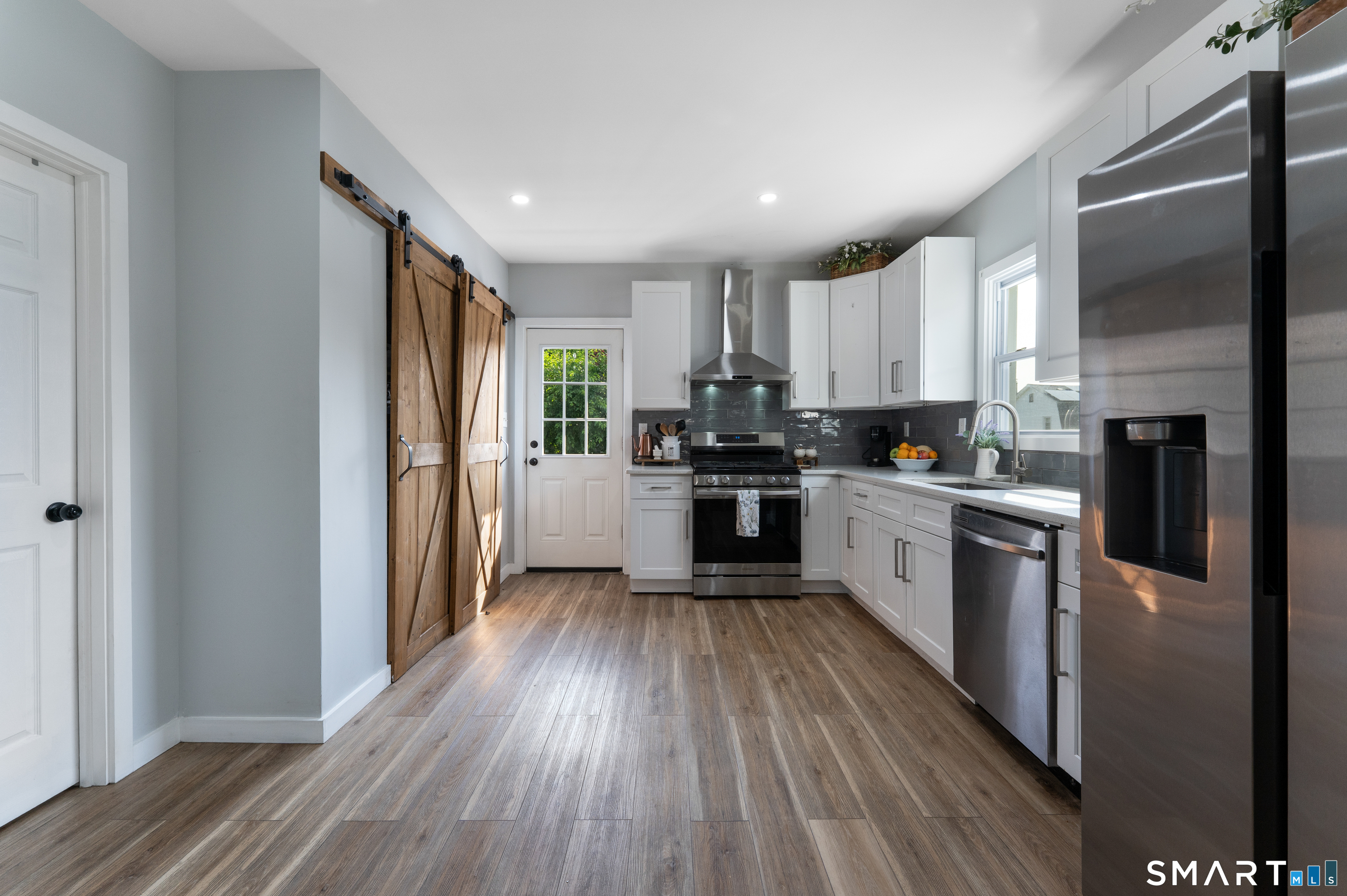 36 Ellis Street Milford, CT 06460 - Photo 7 of 30
