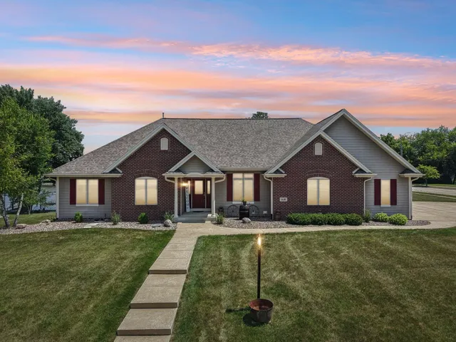 $725,000 | 638 Windsor Terrace, Jefferson, WI 53549