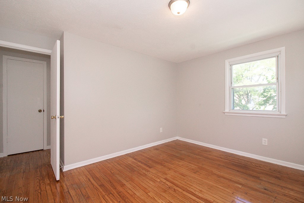 3954 Grosvenor Road Cleveland, OH 44118 - Photo 21 of 35