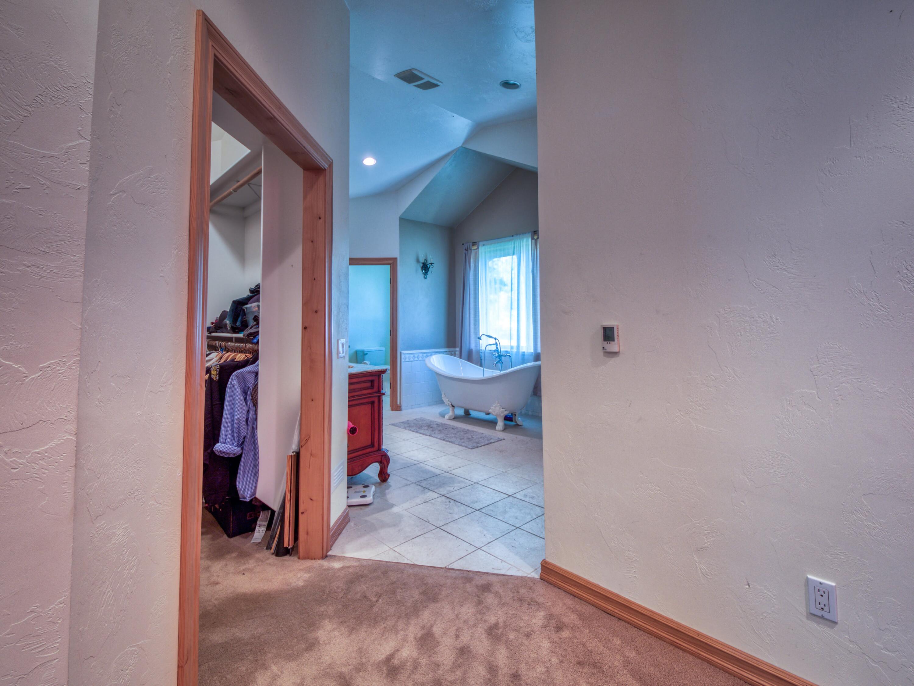 17777 North Applegate Road Grants Pass, OR 97527 - Photo 26 of 104 Master 6