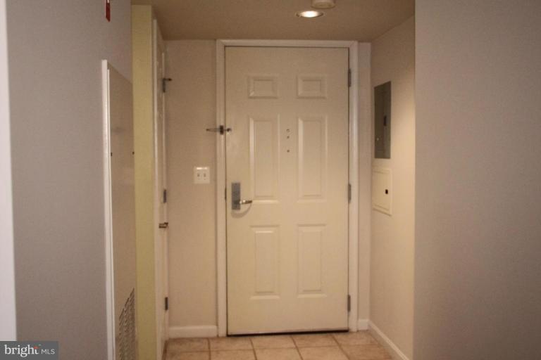 11710 Old Georgetown Road, Unit 824 Rockville, MD 20852 - Photo 12 of 12 a view of a hallway