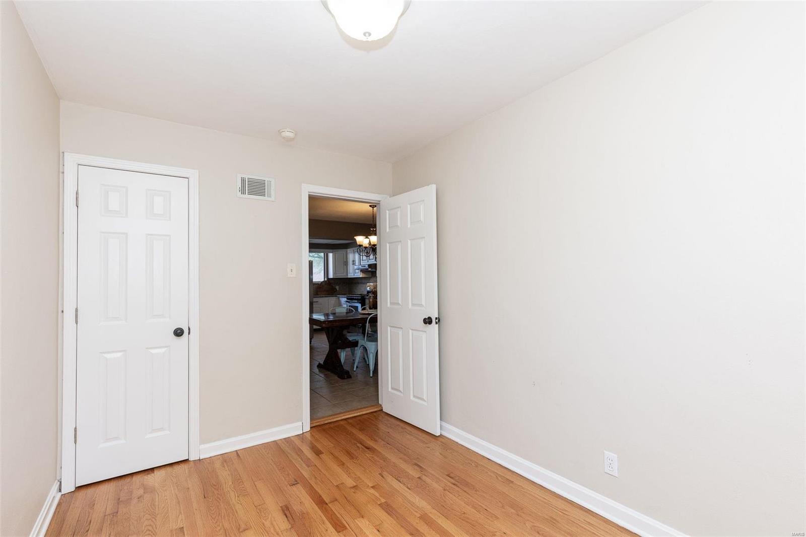 4723 Heege Road St. Louis, MO 63123 - Photo 14 of 36 Gallery Image 14