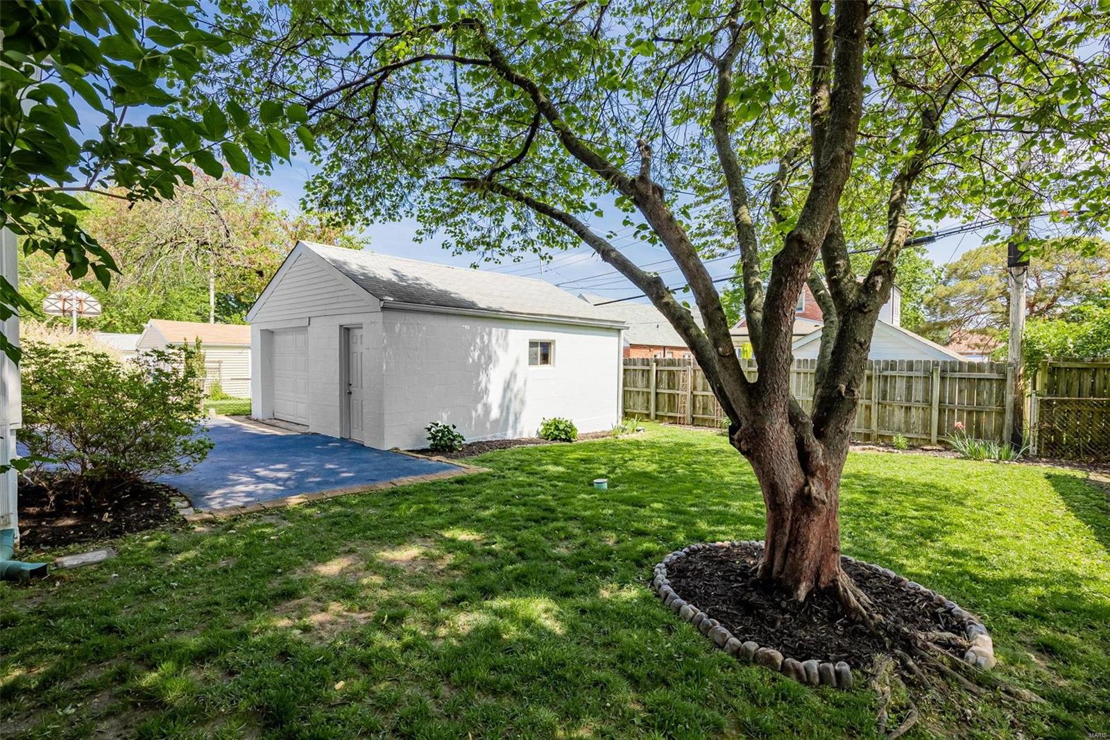 4723 Heege Road St. Louis, MO 63123 - Photo 35 of 36 Gallery Image 35