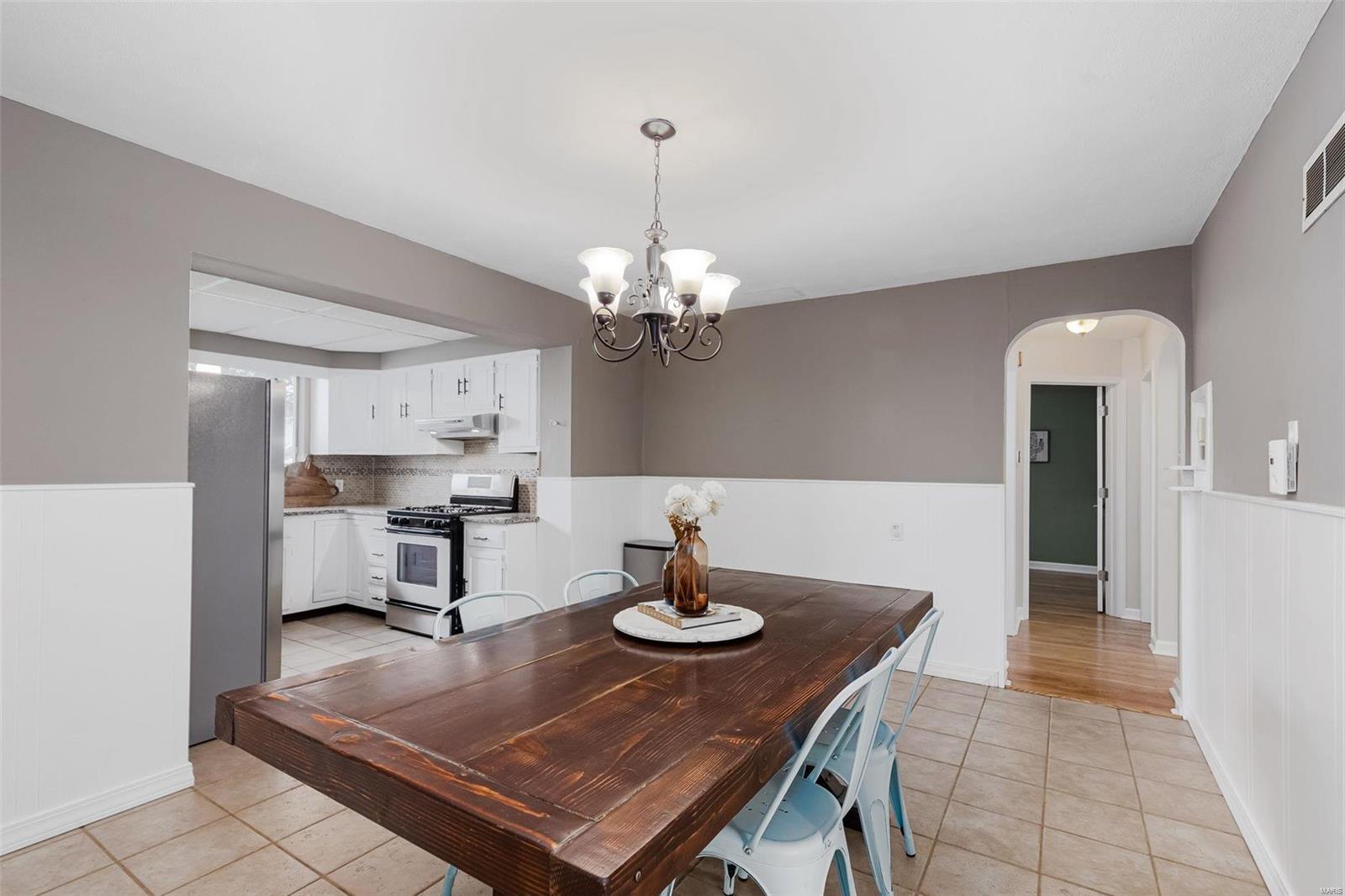 4723 Heege Road St. Louis, MO 63123 - Photo 9 of 36 Gallery Image 9